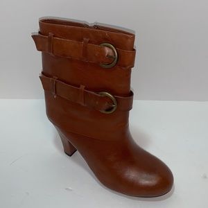 WOMEN'S NEW NEVER WORN - ME TOO!  LEATHER ANKLE BOOTS - SIZE 8